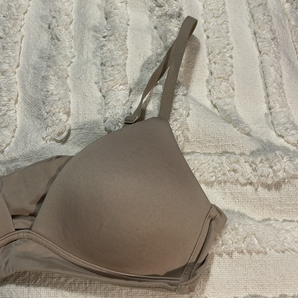Seamless Tan Bra 36a #2513 - Picture 3 of 6